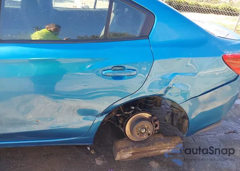 2017 Subaru Impreza 2.0I Premium z USA, uszkodzony, nr VIN 4S3GKAB69H3626110